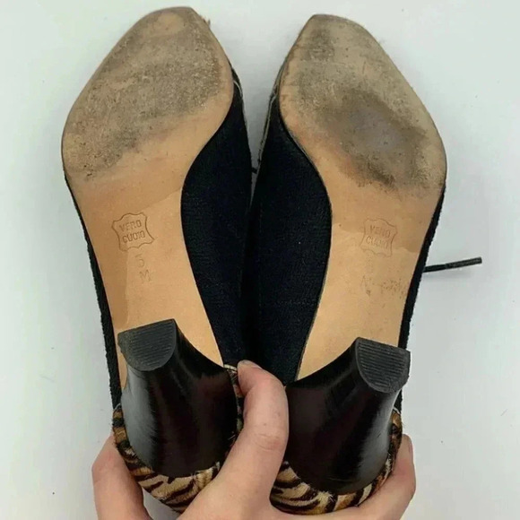 Vaneli ankle booties size 5 tiger print calf hair - Picture 6 of 10